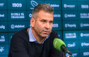 Após mais uma derrota, executivo não garante Zago no Coritiba: 