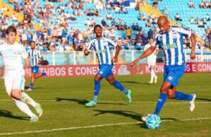 Série B: Auxiliar do Avaí minimiza reclamações da torcida e promete trabalho: 'Eles têm razão'
