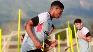 Barros sofre lesão no menisco do joelho e passa por cirurgia no Vasco