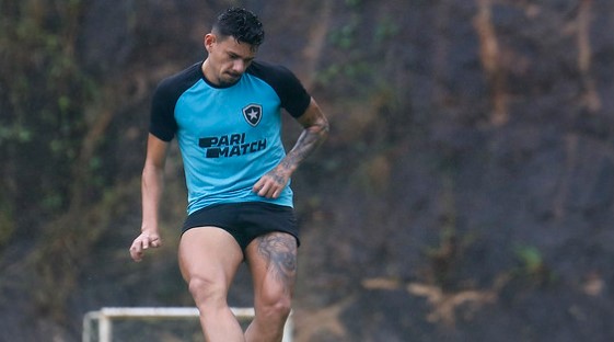 Tiquinho Soares é dúvida no Botafogo