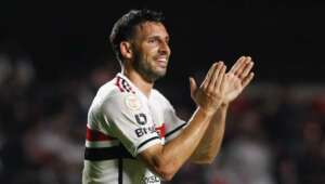 Calleri é relacionado e São Paulo contará com atacante para clássico diante do Palmeiras
