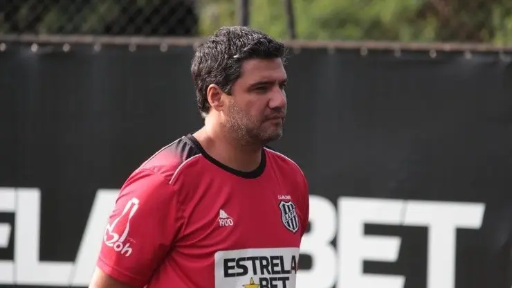 Felipe Moreira, técnico da Ponte Preta (Foto: Diego Almeida / Ponte Press)