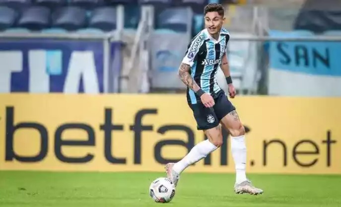 Fluminense acerta empréstimo de Diogo Barbosa junto ao Grêmio