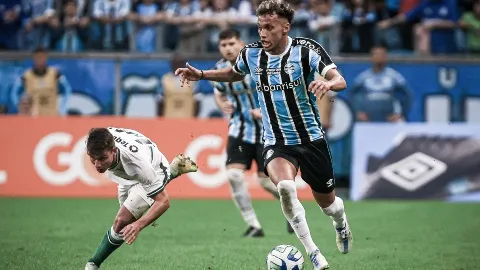 Mônaco sonda situação de Bitello no Grêmio, mas meia destaca vontade de seguir no clube