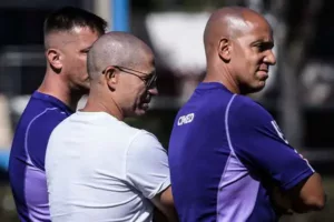 Após passagem como treinador por São Paulo e Avaí, Alex inicia estágio com Pepa no Cruzeiro