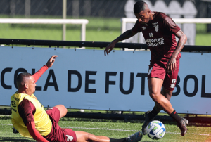 Athletico-PR inicia preparação para encarar América-MG no Mineirão
