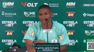 Juninho, do América-MG, fala sobre elenco fechado e 'não deixar a desejar'