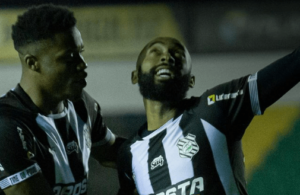 Figueirense-SC 1 x 2 Pouso Alegre-MG - Pousão vence de virada com golaço de Ingro