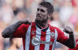 Vasco negocia com time inglês e fica perto de zagueiro Lyanco, ex-São Paulo