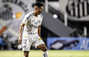 Inocêncio quer homenagear filho recém-nascido e pede Santos 'dominando ações' no clássico
