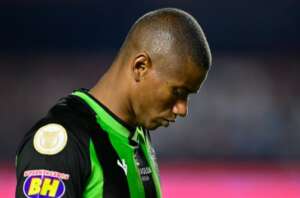 Juninho lamenta erros do América-MG 