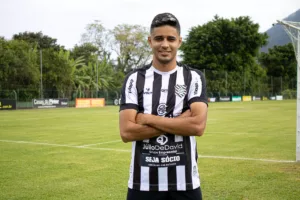 Léo Artur aposta no fator casa para colocar Figueirense no G-8 e já fala em acesso na Série C