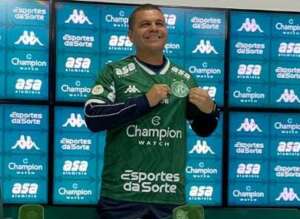 Série B: Em coletiva, Umberto Louzer fala em equilíbrio e resgatar a confiança do Guarani