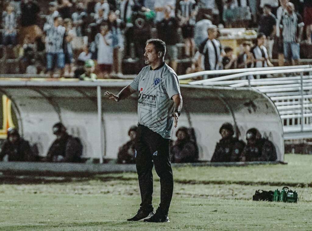 Série C: Paysandu acerta saída de Marquinhos Santos