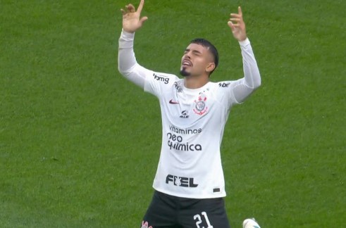 Matheus Bidu perde peso, ganha sequência, e celebra melhor apresentação no Corinthians