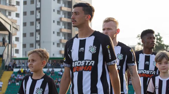 Vinicius Nucci volta ao time do Figueirense