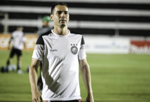 Série C: Operário-PR rescinde com volante Ferreira