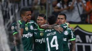 BRASILEIRÃO: Palmeiras tenta se aproximar do líder Botafogo