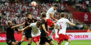 AMISTOSOS: Com defesas milagrosas de Szczesny, Polônia vence Alemanha