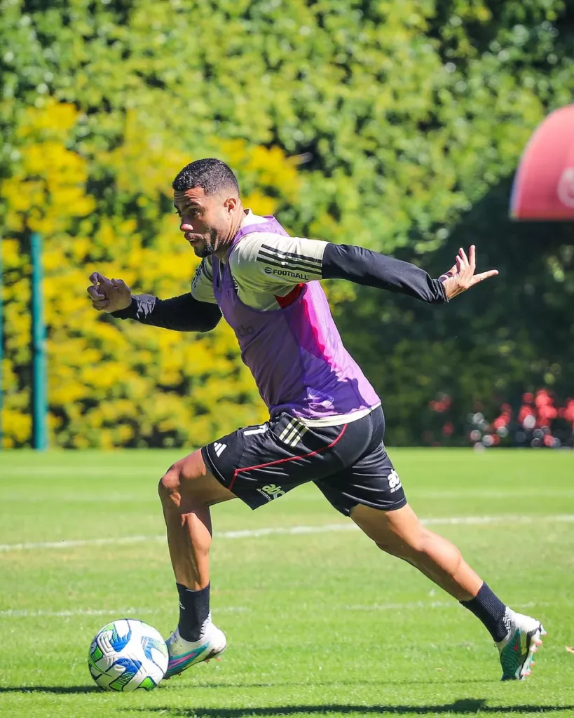 Wellington Rato treina e deve reforçar o São Paulo no clássico com Palmeiras