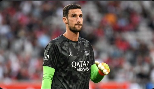 Sergio Rico, goleiro do PSG, continua em coma e em estado grave, diz Hospital