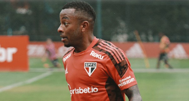 Wellington volta aos treinos no São Paulo