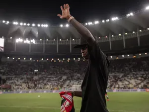 Lei 'Vini Jr' é aprovada no Rio e prevê interrupção e encerramento de jogos em caso de racismo