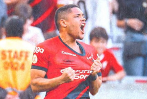 Vitor Roque acerta com Barcelona e se mudará para a Espanha ao fim da temporada