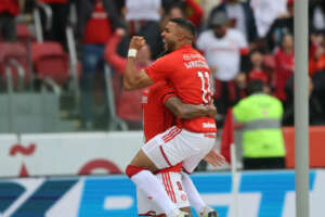 Internacional 2 x 1 Vasco - Com dois gols no início, Inter impõe quinta derrota seguida ao Vasco
