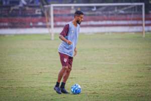 Série D: Volante do Sergipe elogia evolução da equipe e elogia treinador Leandro Sena