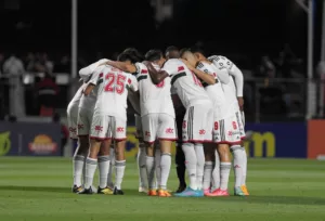 São Paulo tem 52% de chances de ir à Libertadores; risco de queda do Santos é de 34%