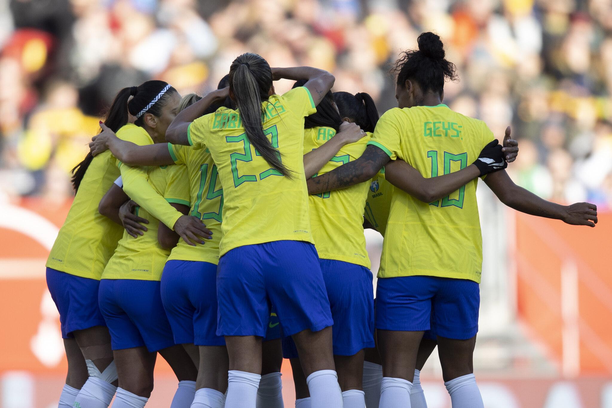 Marta entra em campo e seleção feminina goleia Chile em último amistoso antes da Copa do Mundo