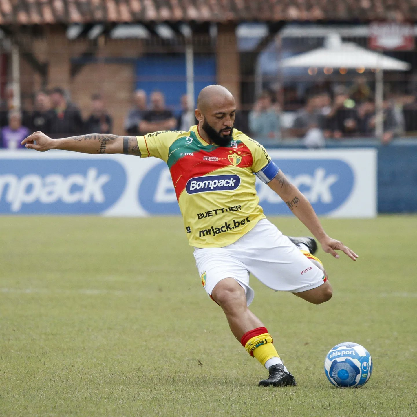 Brusque conquista vitória épica, garante o retorno a série B e avança para  a final da série C.