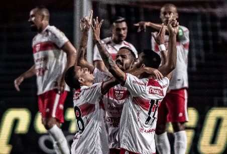 CRB vence duelo atrasado contra o Sport