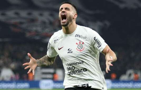 Corinthians deve testar Renato Augusto e Rojas contra Coritiba visando ‘decisão’ com São Paulo