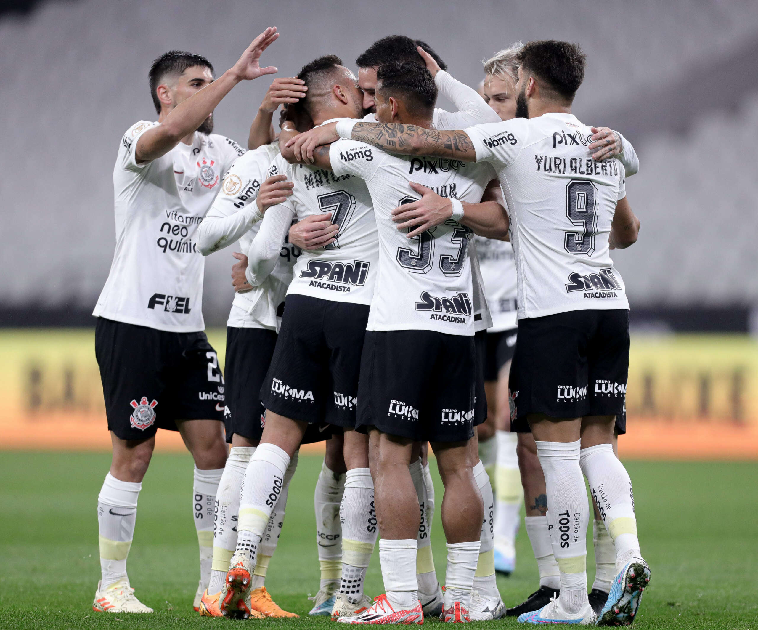 BRASILEIRÃO: Corinthians e Red Bull Bragantino vencem bem; Fluminense bate Santos e entra no G4