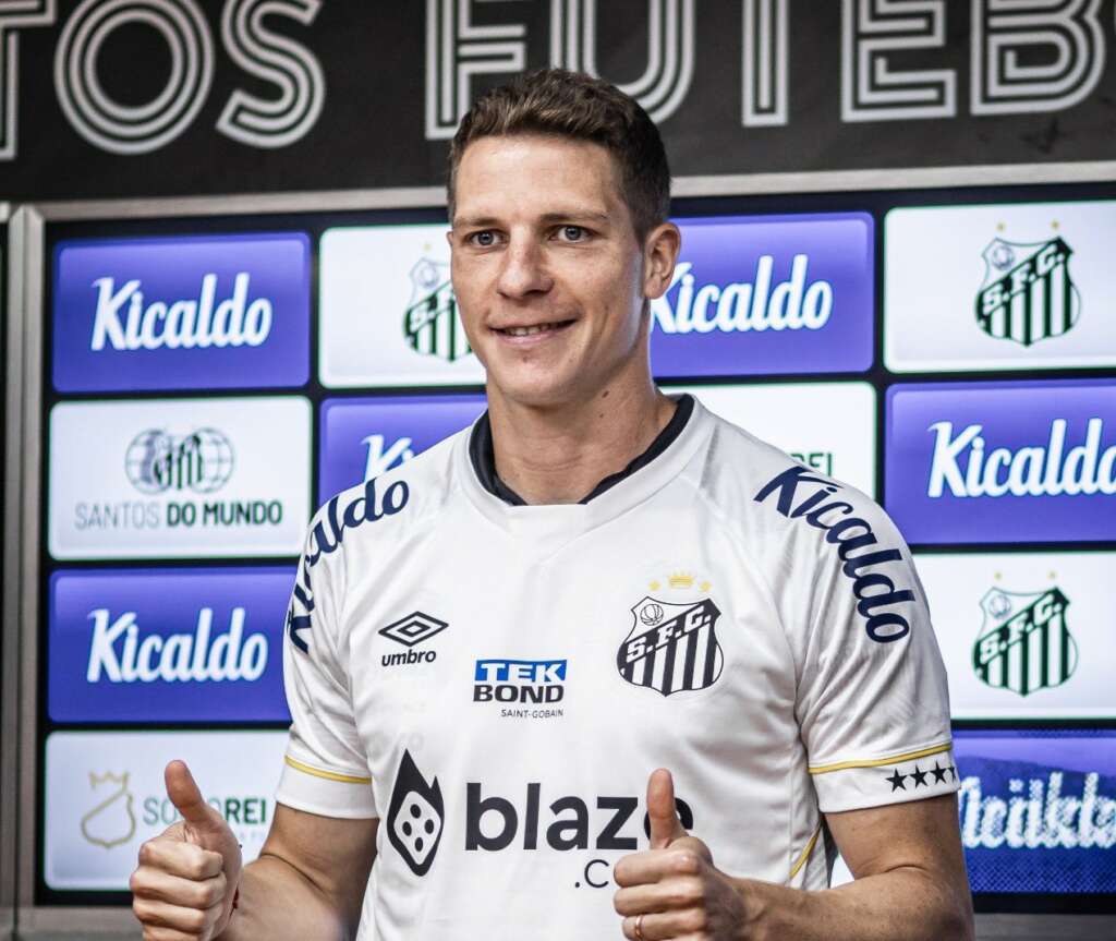 Julio Furch se diz pronto para ajudar o Santos (Foto: Divulgação/SantosFC)