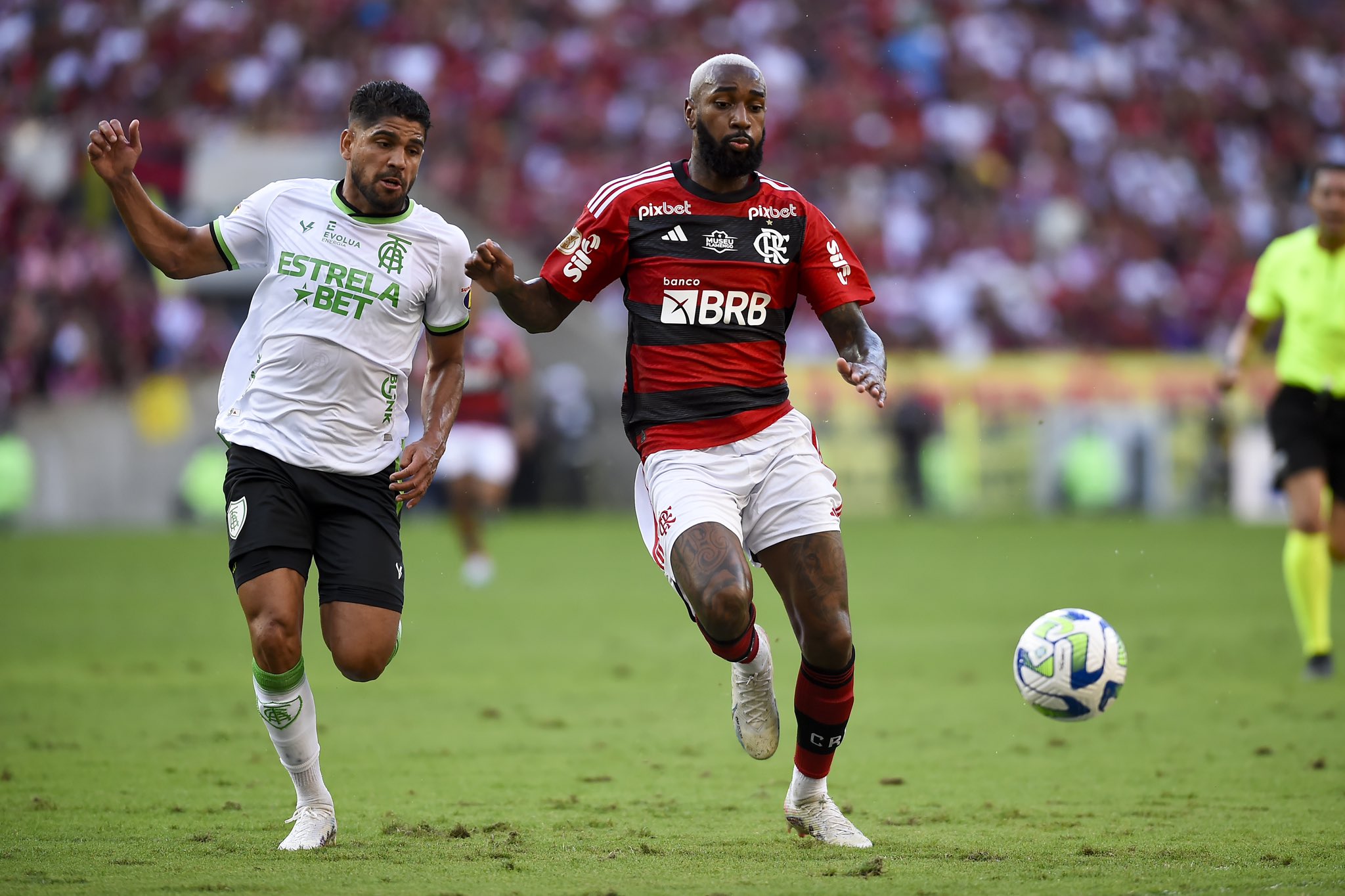 Flamengo empata com América-MG no Maracanã (Foto: Marcelo Cortes / CRF)