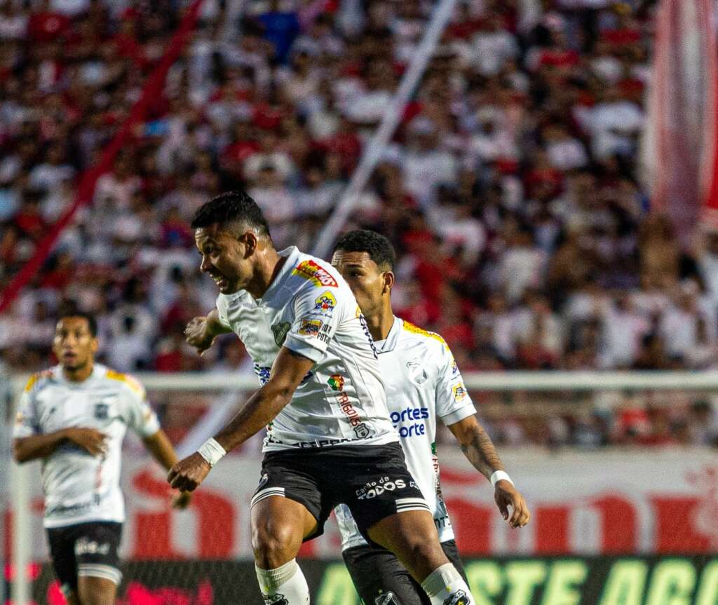 ABC x Londrina - Encontro dos desesperados na Série B 2 ABC recebe Londrina pela Série B (Foto: Divulgação/ABC)