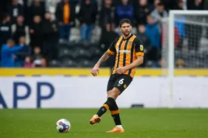 Fortaleza anuncia zagueiro Figueiredo, do Hull City-ING