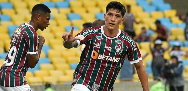 Cano marcou um dos gols da vitória do Fluminense