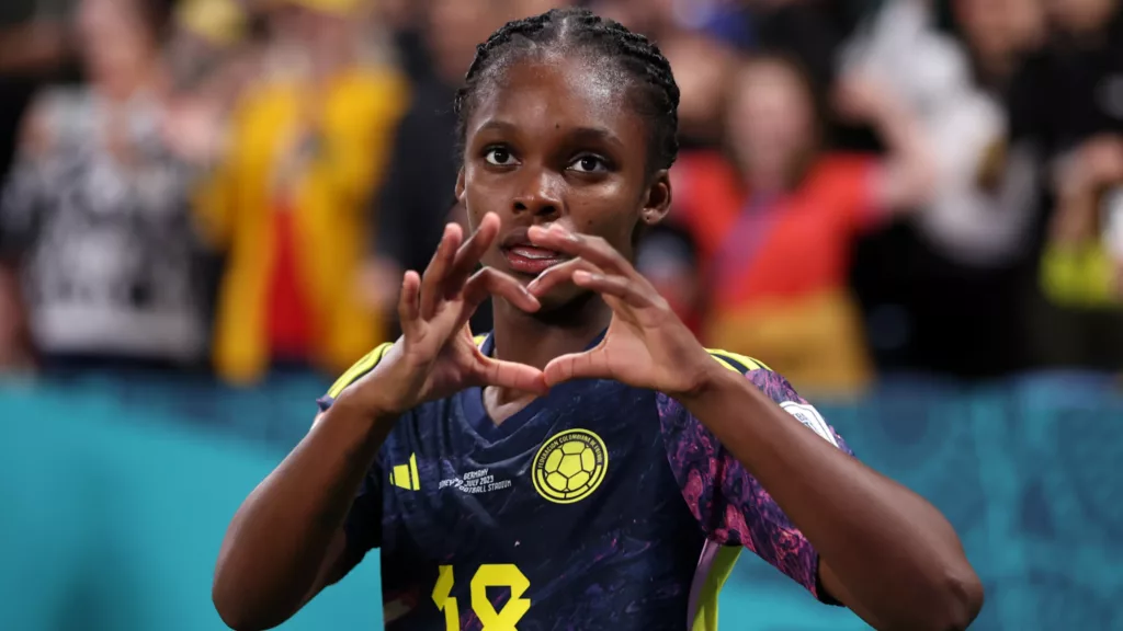 Quem é Linda Caicedo, colombiana que superou um câncer aos 15 anos e hoje joga pelo Real Madrid
