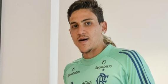 Preparador físico do Flamengo pede desculpas após agredir Pedro: ‘Reagi da pior forma’