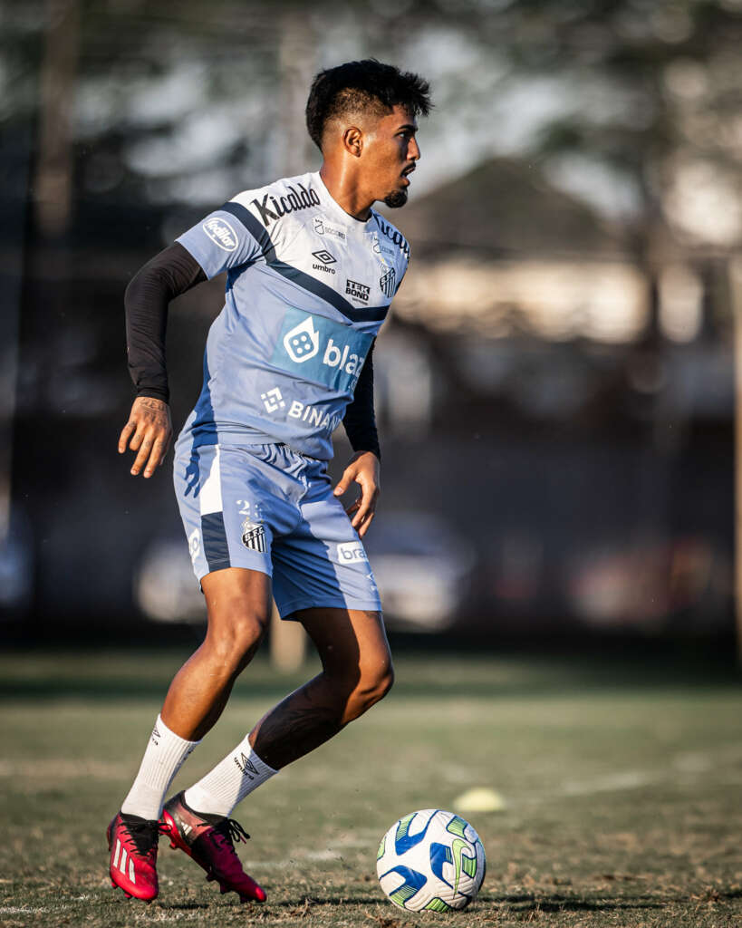 Santos empresta Ivonei, afastado por Paulo Turra, ao Botafogo-SP