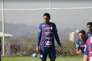 Série B: Mesmo na liderança, Vila Nova anuncia saída de zagueiro Jordan