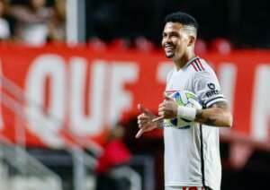 BRASILEIRÃO: São Paulo vence clássico tricolor; Flamengo e Grêmio não vacilam