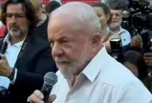 Lula visita Seleção e defende igualdade de salários entre homens e mulheres