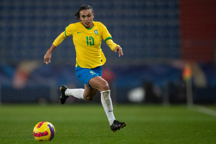Marta treina em separado, mas não preocupa para estreia da seleção na Copa do Mundo