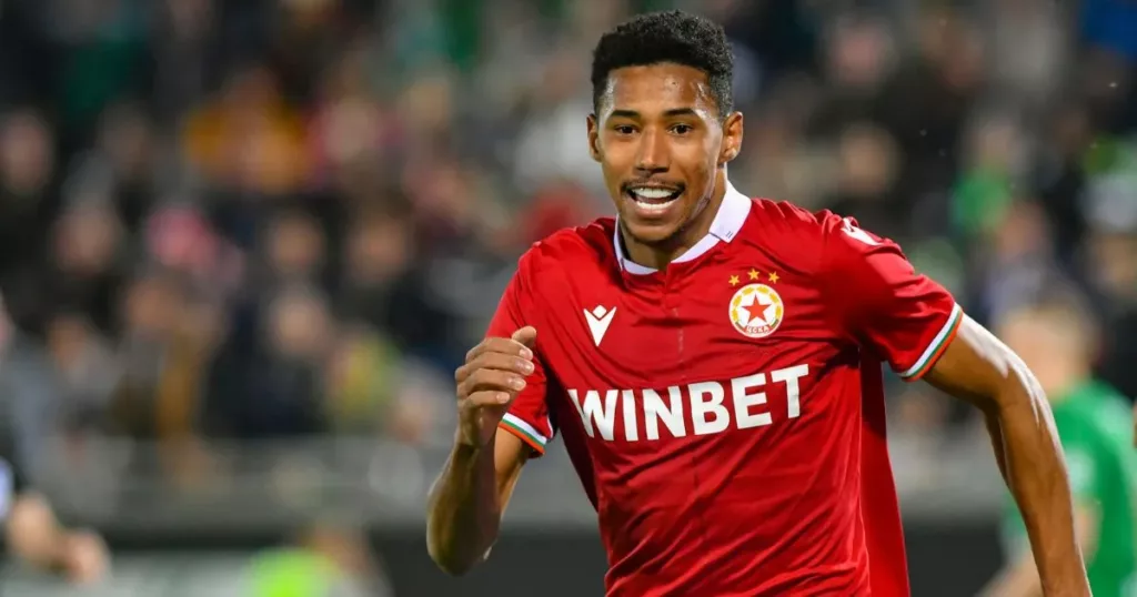 Coritiba acerta com atacante Maurício Garcez, ex-Brusque