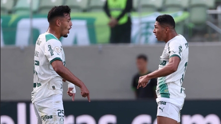 Rony marcou dois na goleada do Palmeiras